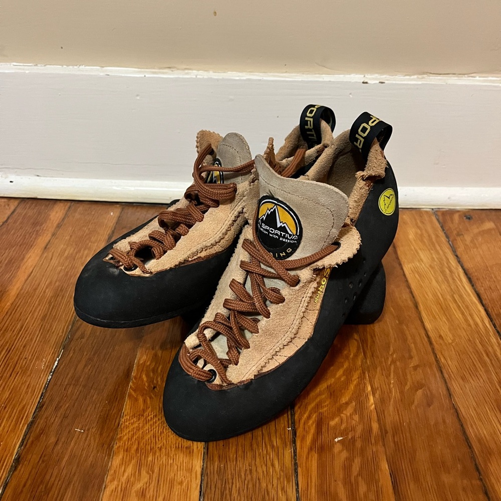 La Sportiva Mythos Climbing Shoes 40.5